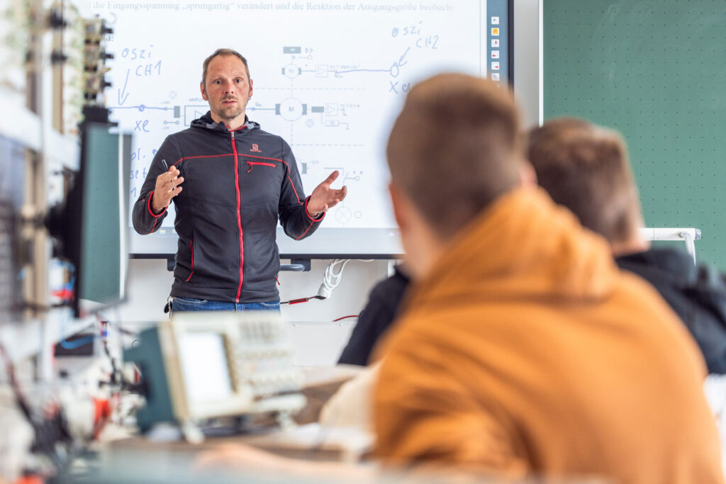 Feintechnikschule_TG_Informationstechnik