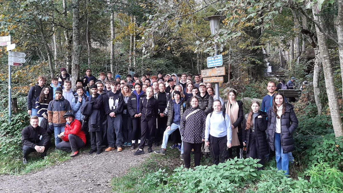 Die Eingangsklassen des TGs erlebten eine abwechslungsreiche Woche in Menzenschwand; hier bei einer Wanderung am Feldberg.